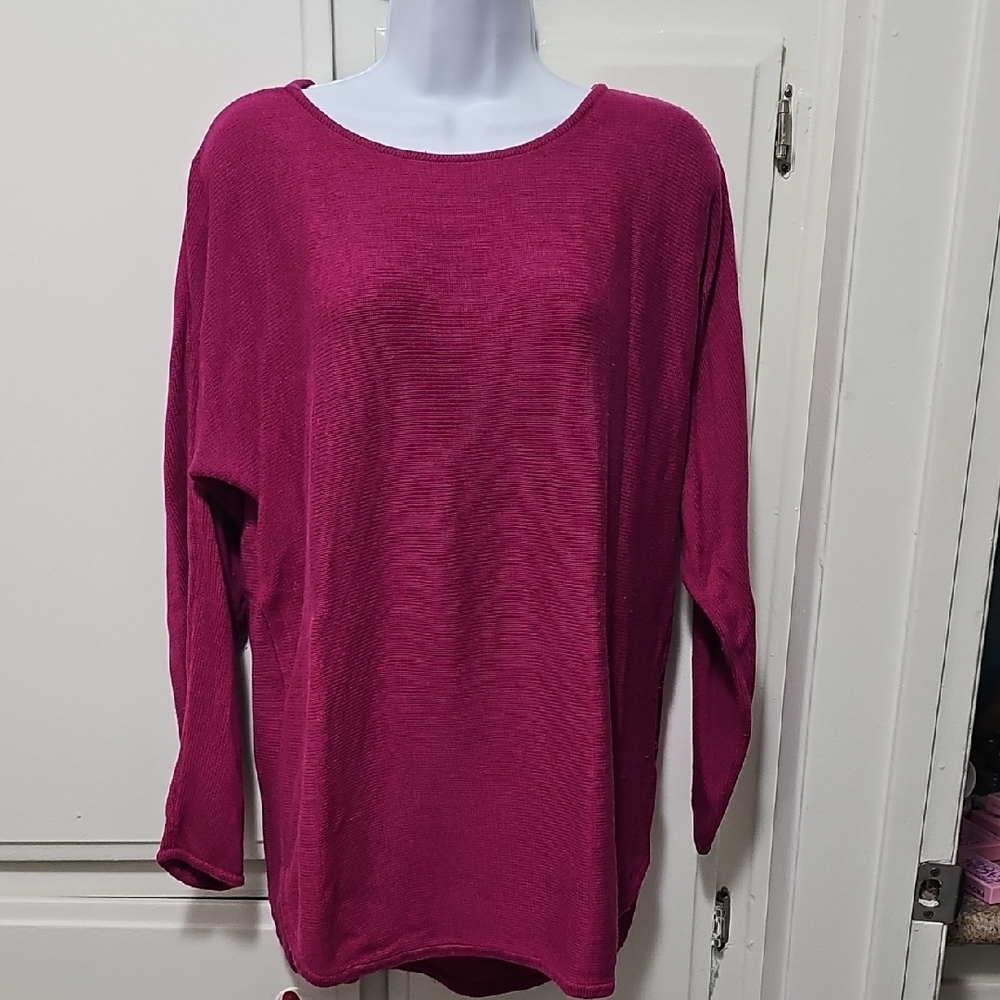 Women's Magenta Long Sleeve Lightweight Pullover Top